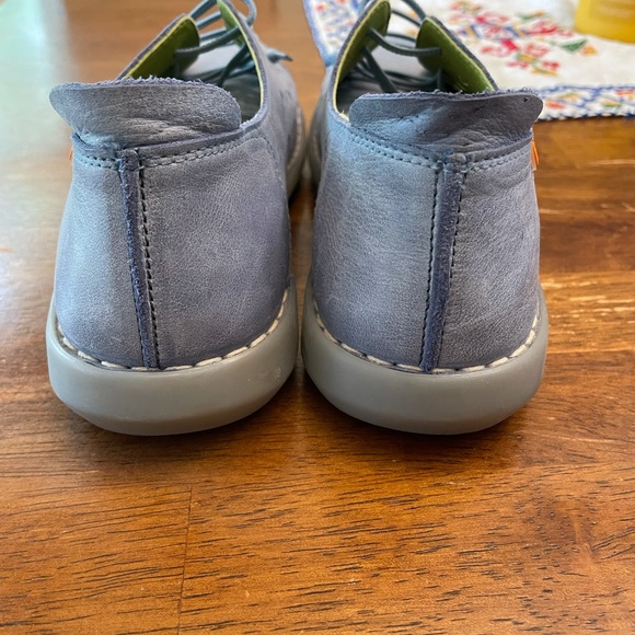 Light Blue Leather Shoes - Picture 3 of 9